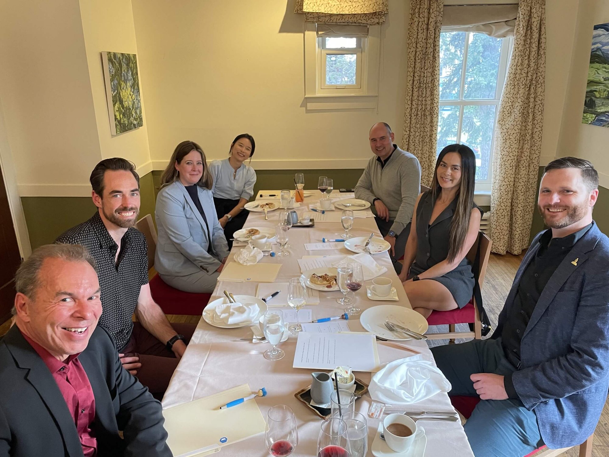 ProServeIT hosting an executive Salon dinner at Rouge in Calgary