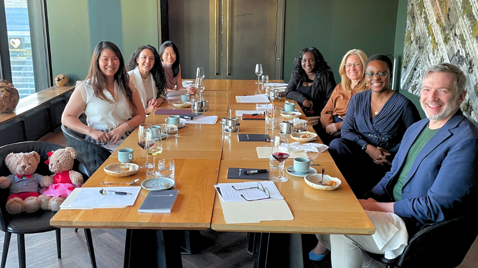 Salon Dinner - Toronto - attendees seated around a dining table during a professional networking dinner event